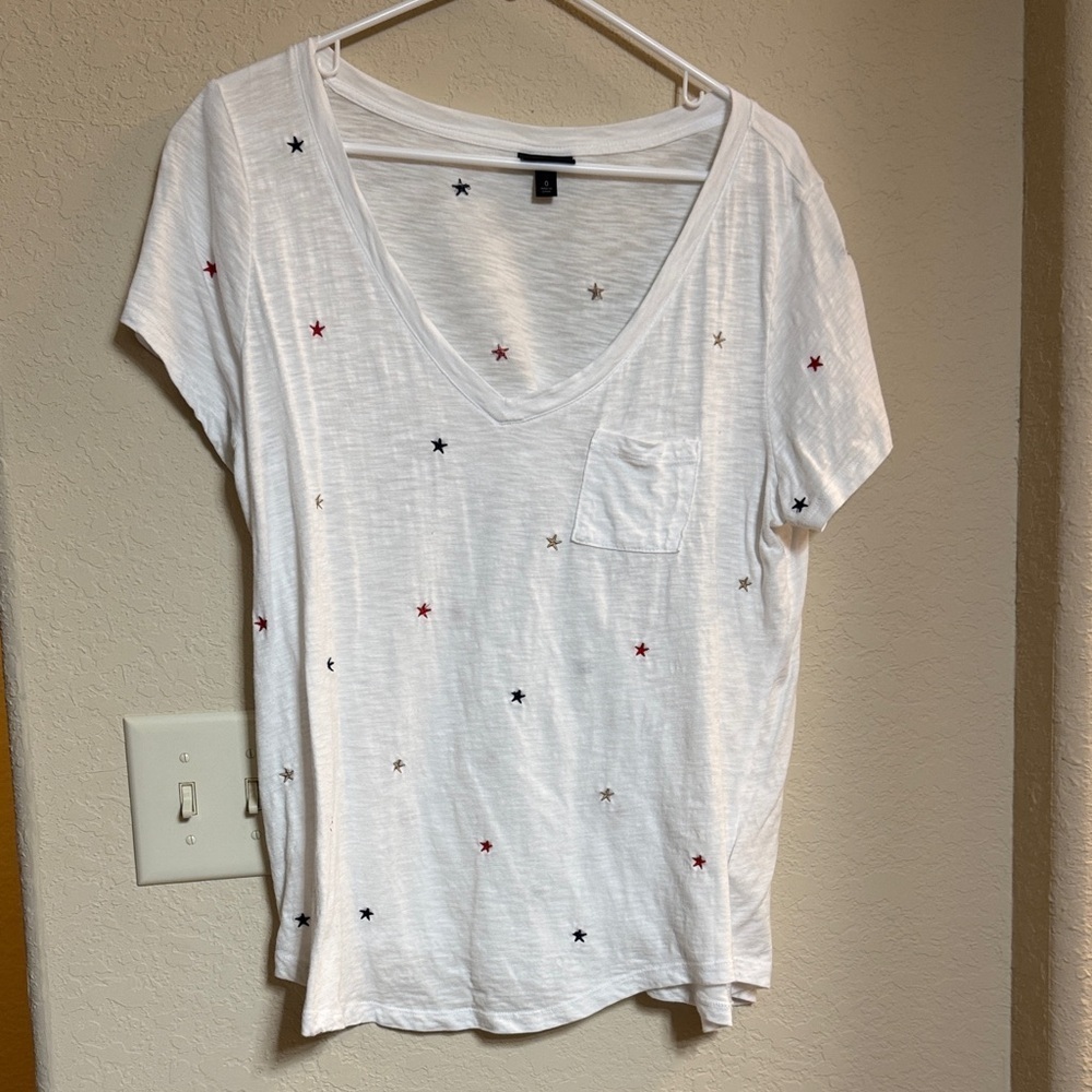 Torrid Women's White Star Embellished V-Neck Top Size 0